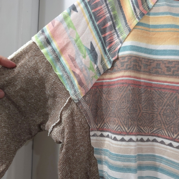 JODY CALI Colorful Native Aztec Striped Long Sleeve, French Terry, Lace, XL - Picture 8 of 16